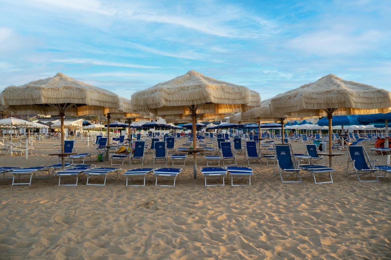 Hotel Mare Blu Франкавілла-аль-Маре Екстер'єр фото